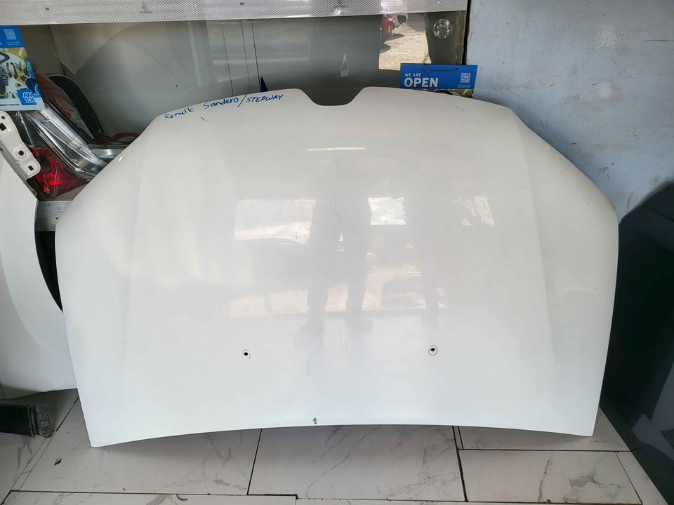 2018 Renault Sandero/ stepway bonnet for sale - Private Seller 2018 Renault Sandero/ stepway bonnet for sale - Private Seller