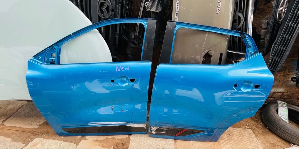 Renault Kiger left doors - Private Seller Renault Kiger left doors - Private Seller