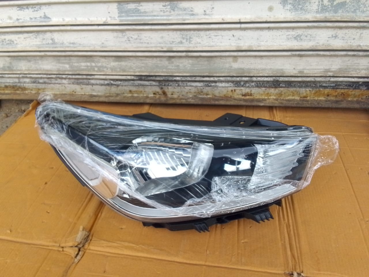 (2017-2021) KIA RIO RHS NORMAL HEADLIGHT - Private Seller (2017-2021) KIA RIO RHS NORMAL HEADLIGHT - Private Seller