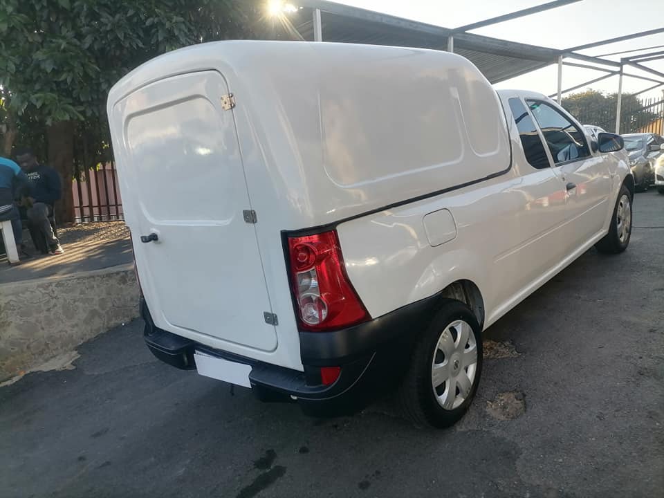 2019 Nissan Np200 1.6i Bakkie with a Canopy