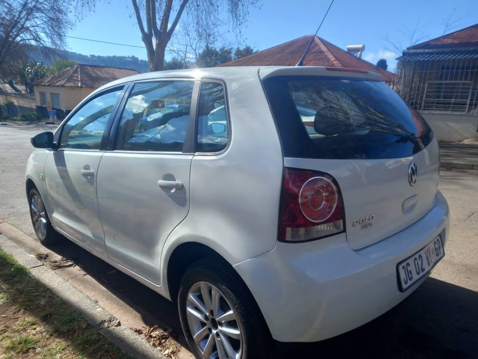 2015 VW Polo Vivo Hatchback 1.6 Petrol, Manuel, White, 90000kms