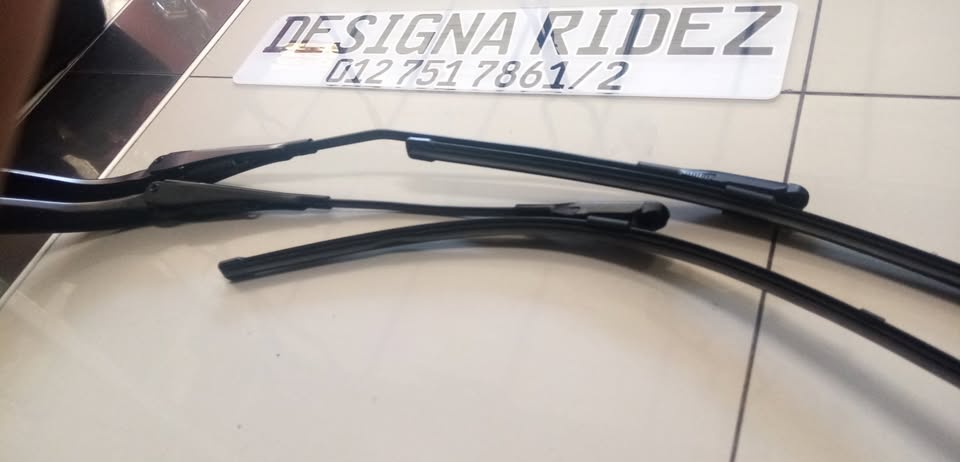 BMW VALEO WIPER BLADES FOR F80 M3 / F82 M4 & WIPER BLADE ARM - Private Seller BMW VALEO WIPER BLADES FOR F80 M3 / F82 M4 & WIPER BLADE ARM - Private Seller