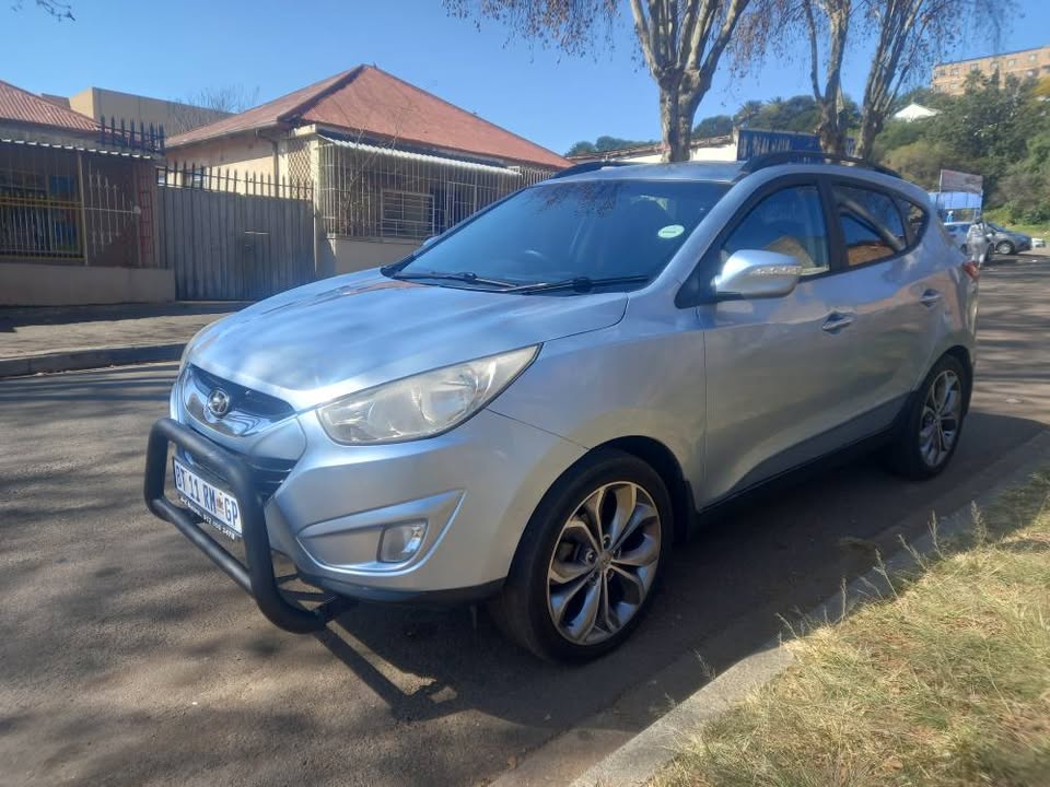 2012 Hyndai ix35 2.0 Petrol, Manual, Blue, Leather seat, Reverse camera, 84000kms