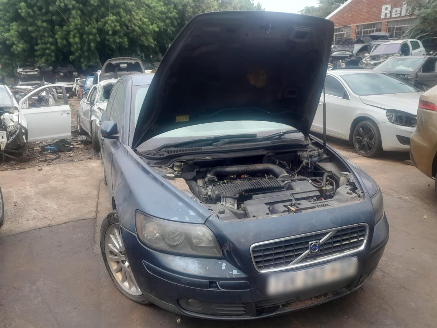 2005 VOLVO S40 2.5 TURBO AUTOMATIC PETROL – FOR STRIPPING - Private Seller 2005 VOLVO S40 2.5 TURBO AUTOMATIC PETROL – FOR STRIPPING - Private Seller