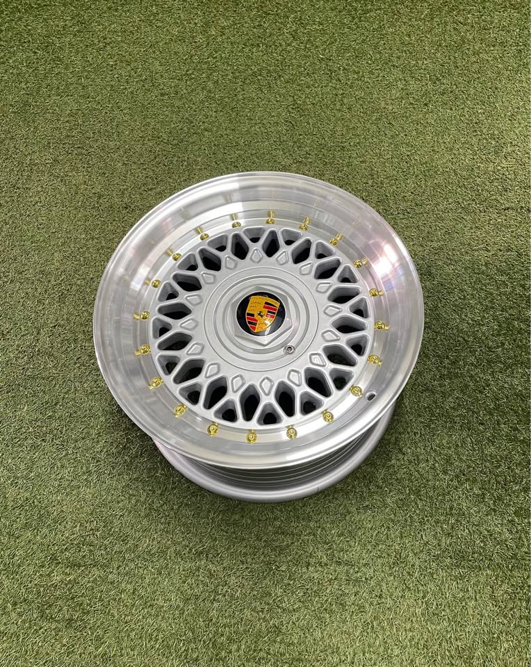 15 INCH PORSCHE MESH DESIGN RIM SET - Private Seller 15 INCH PORSCHE MESH DESIGN RIM SET - Private Seller