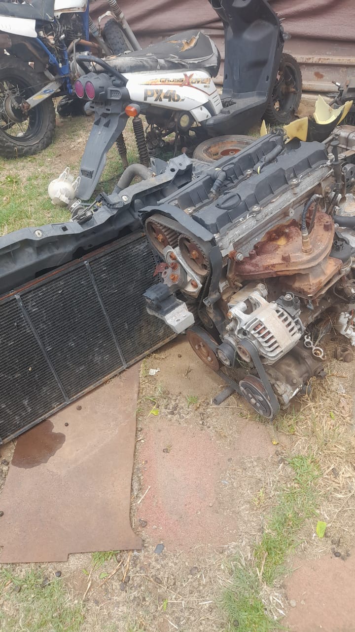 Peugeot 207 Complete engine and gearbox Radiator and vallence alternator start - Private Seller Peugeot 207 Complete engine and gearbox Radiator and vallence alternator start - Private Seller