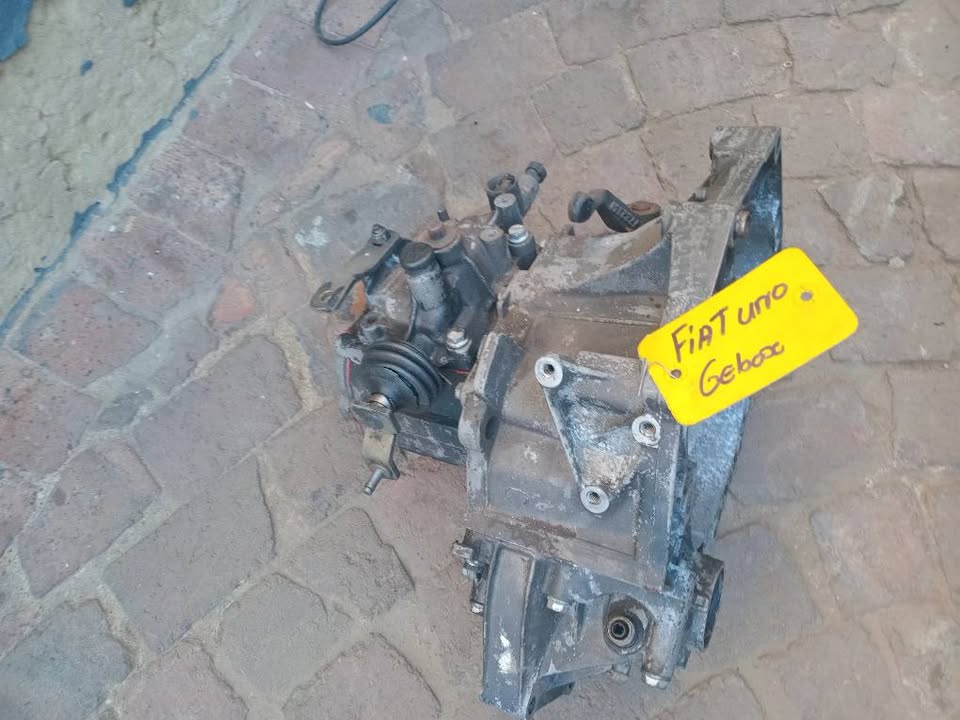 Fiat uno 1.1 gearbox for sale - Private Seller Fiat uno 1.1 gearbox for sale - Private Seller