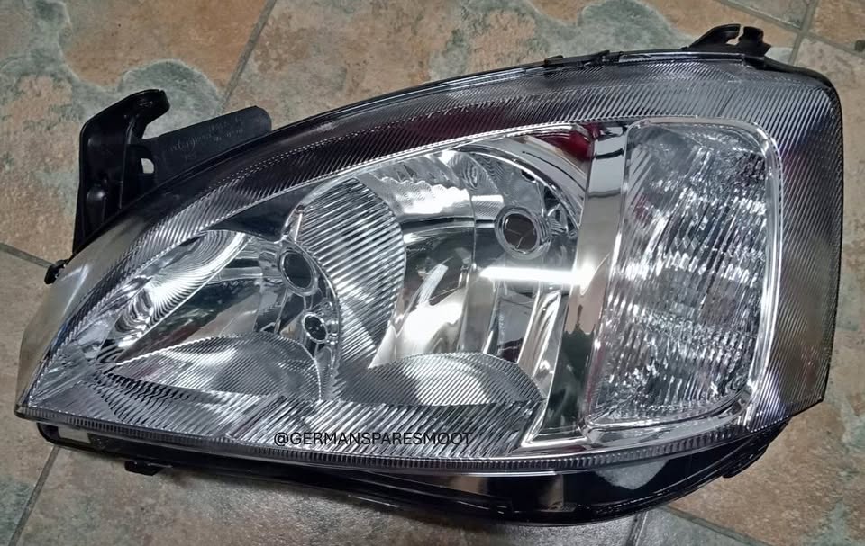 Opel Corsa C New L/S Head Light - Private Seller Opel Corsa C New L/S Head Light - Private Seller