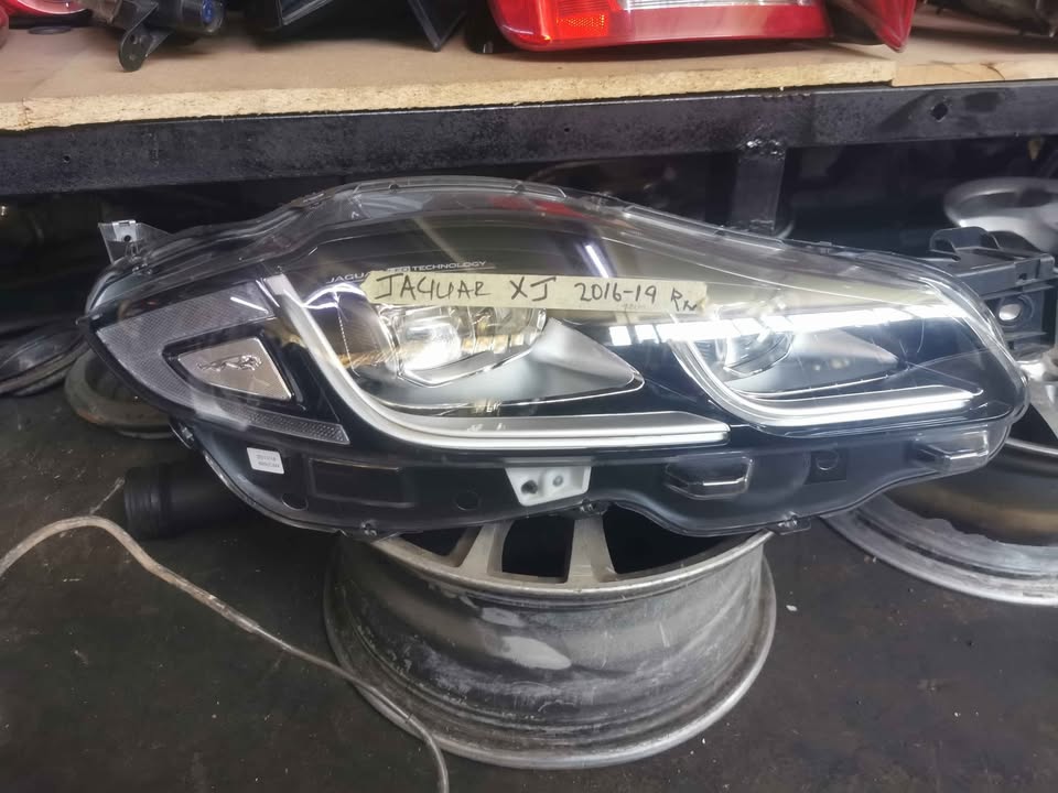 Jaguar XJ right headlight 2016 to 2019 - Private Seller Jaguar XJ right headlight 2016 to 2019 - Private Seller