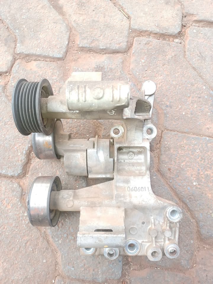 Hyundai ix35 Alternator Bracket or Sale - Private Seller
