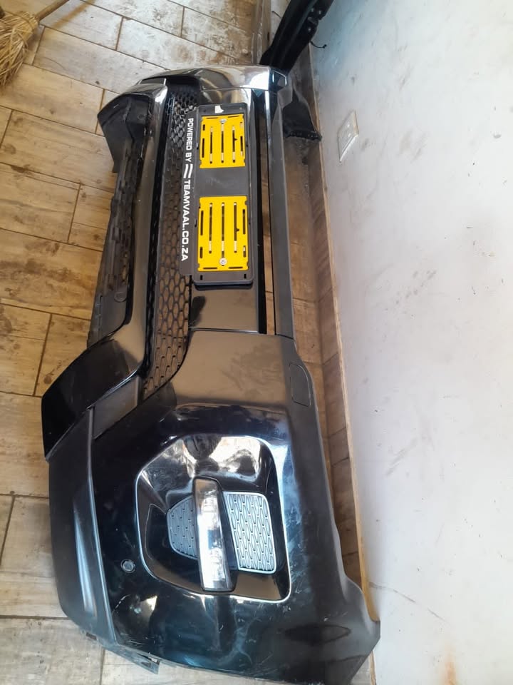 Range Rover Evoque old shape front bumper - Private Seller