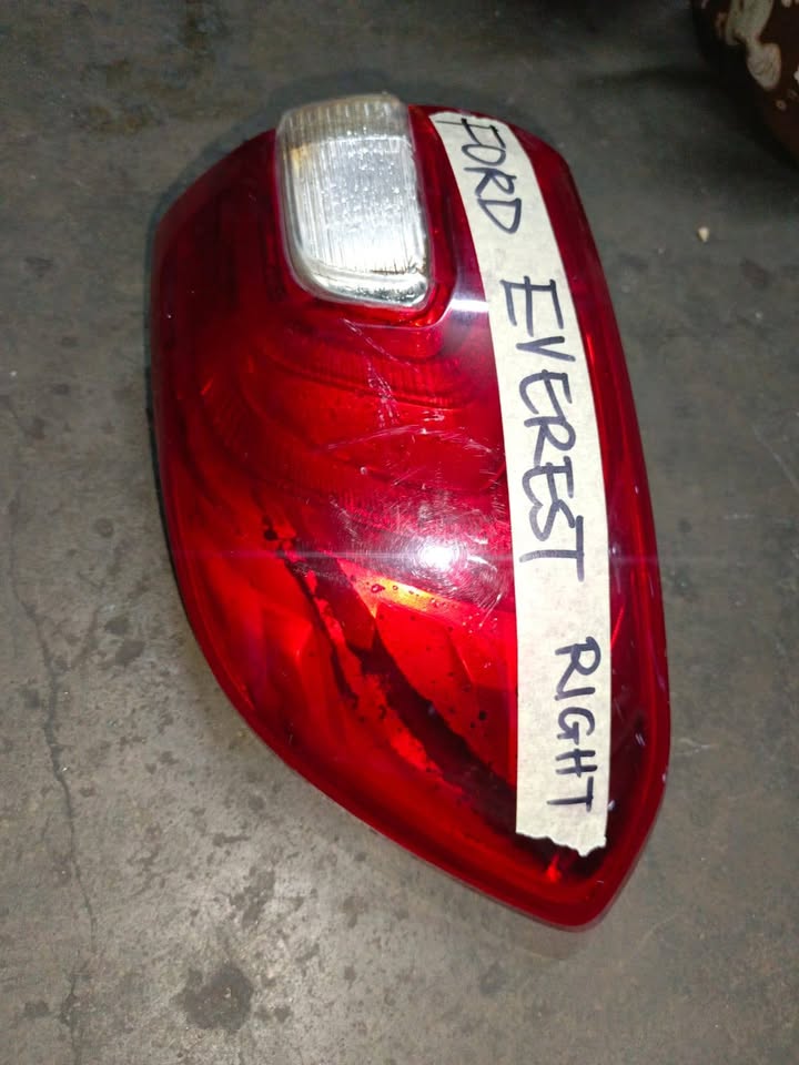Ford Everest Right Taillight - Private Seller Ford Everest Right Taillight - Private Seller