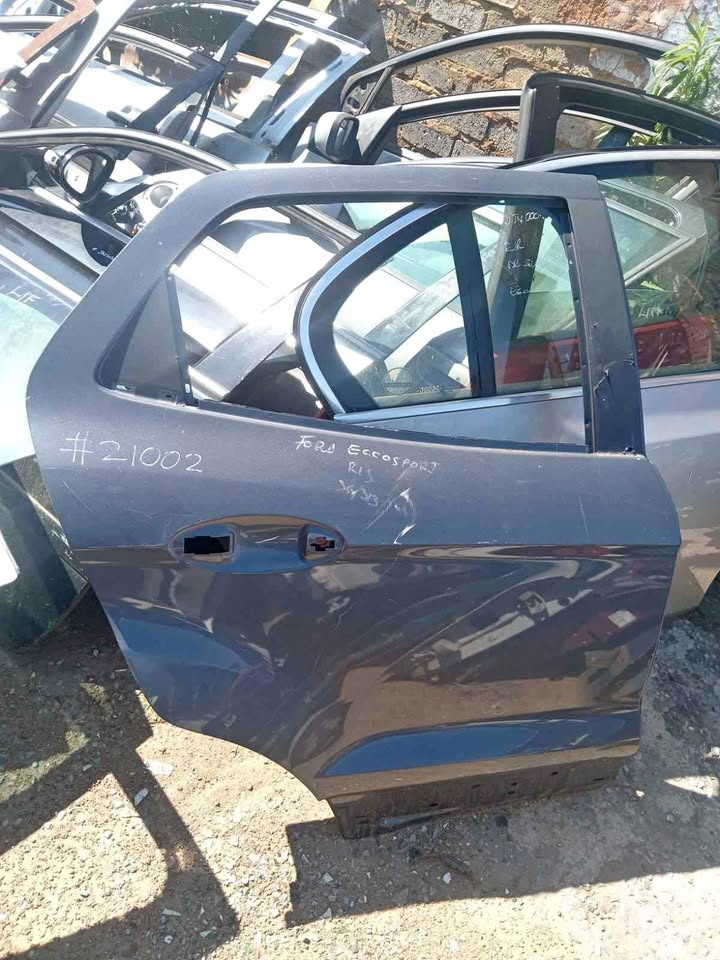 Ford ecosport right rear door