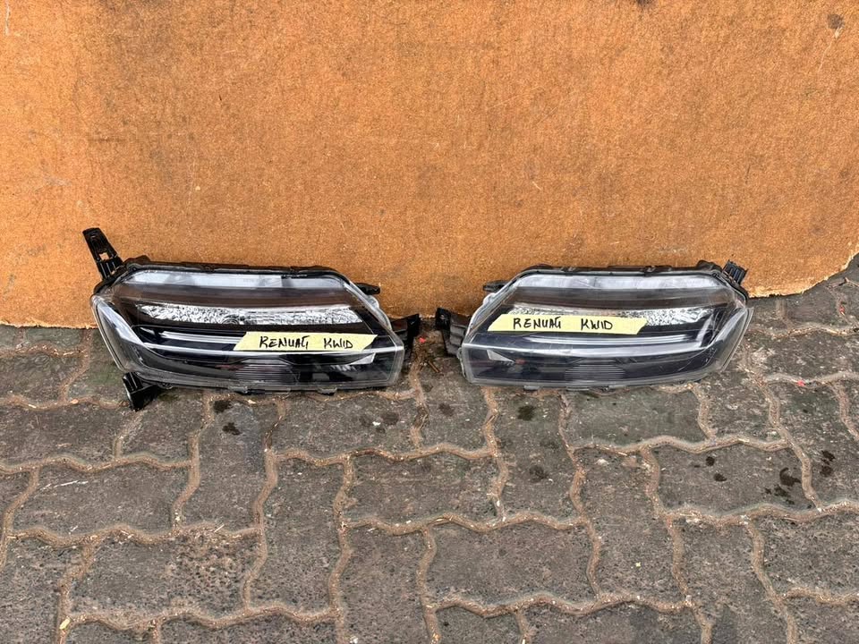 Renault Kwid Headlight - Private Seller Renault Kwid Headlight - Private Seller