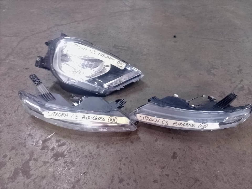 Citroen c3 air cross Left lights - Private Seller Citroen c3 air cross Left lights - Private Seller
