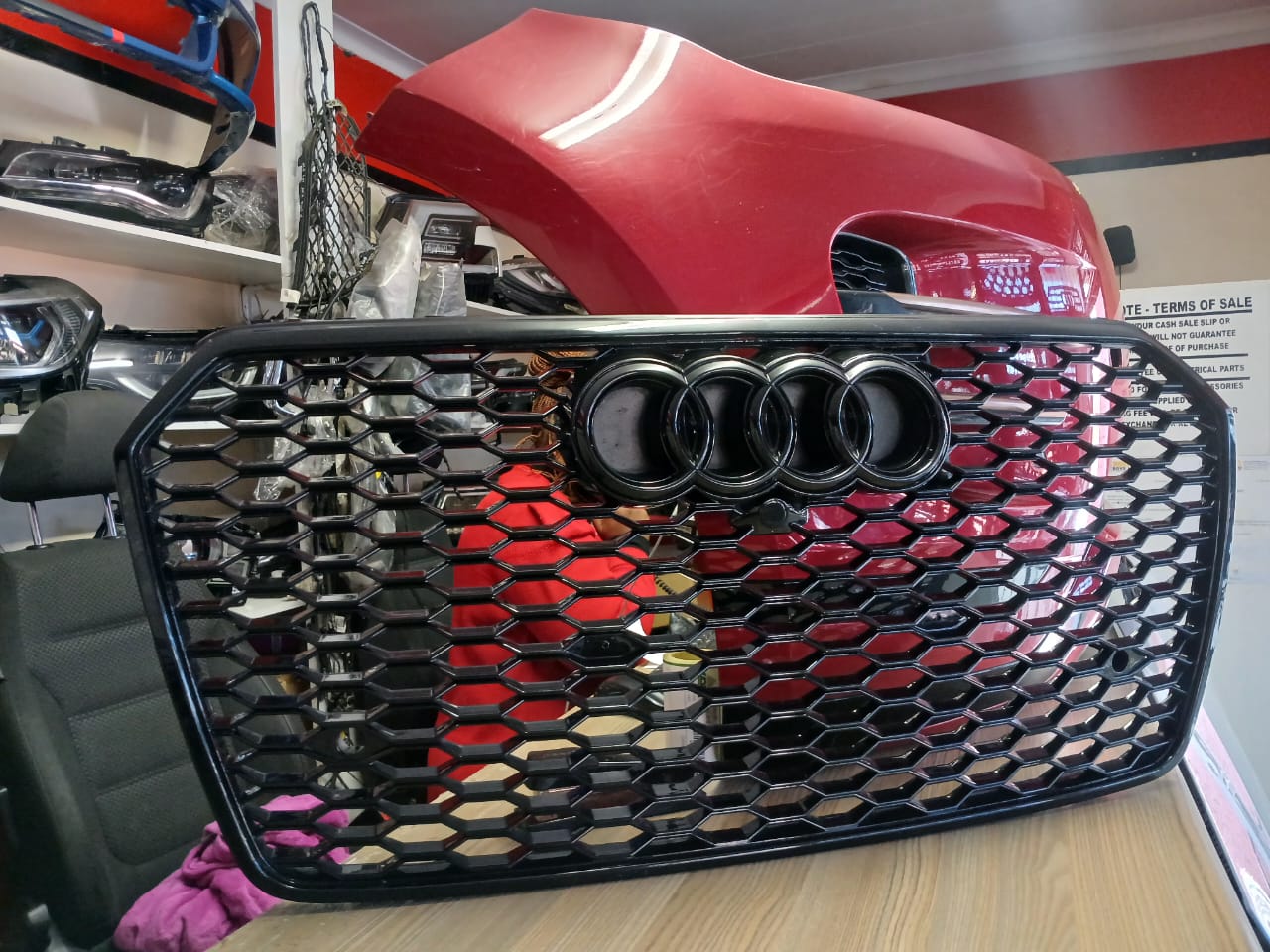 2015 AUDI A7 S7 MAIN GRILL FOR SALE (GLOSS BLACK) - Private Seller 2015 AUDI A7 S7 MAIN GRILL FOR SALE (GLOSS BLACK) - Private Seller