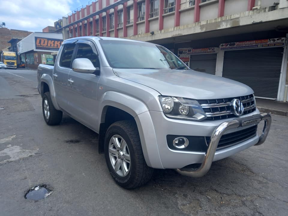 2011 VW AMAROK 2.0 DIESEL, MANUAL TRANSMISSION, SILVER COLOUR, MILEAGE 105,000 CODE 2
