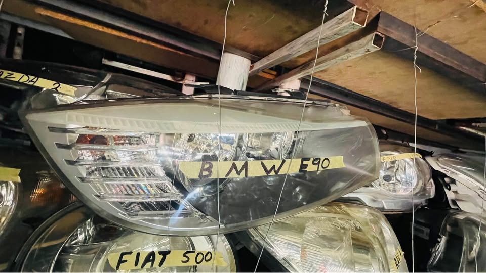 BMW E90 headlight - Private Seller BMW E90 headlight - Private Seller