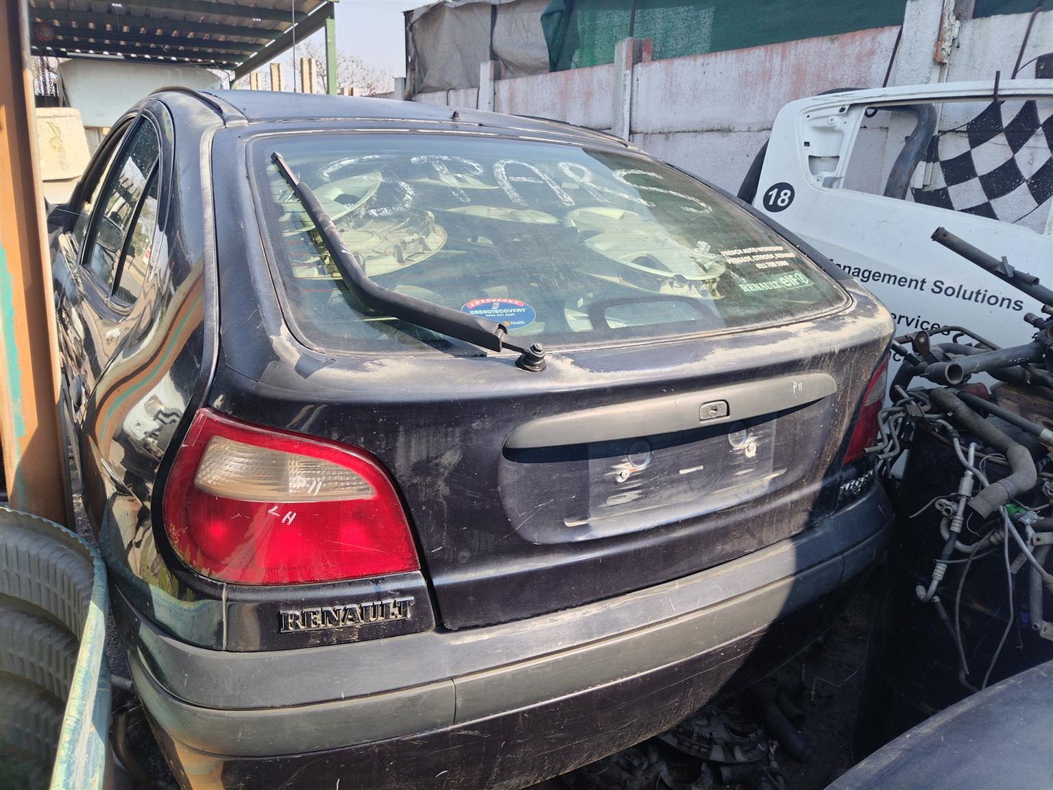 Stripping 4 SPARES Renault megane - Private Seller