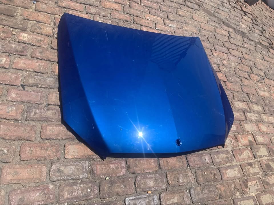Mercedes Benz W205 bonnet