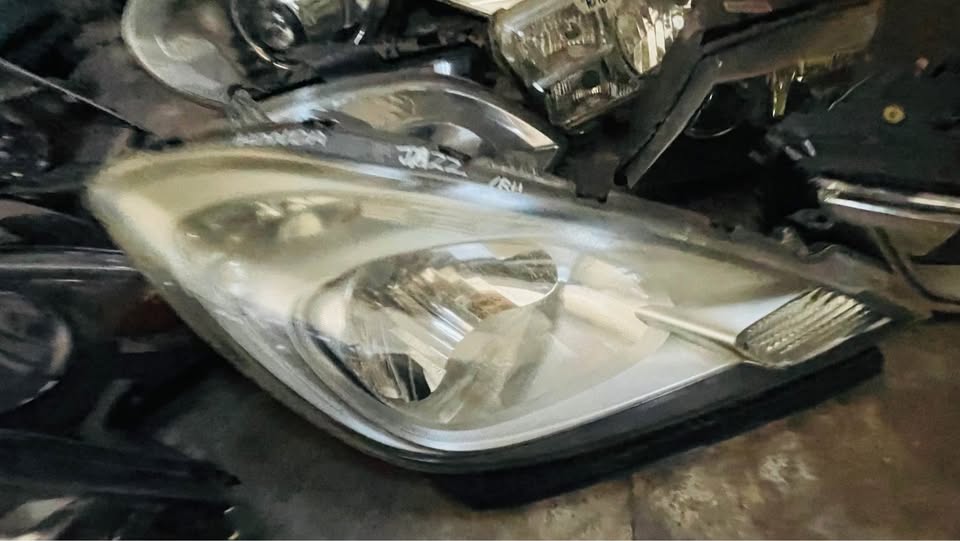 Honda Jazz headlight - Private Seller Honda Jazz headlight - Private Seller