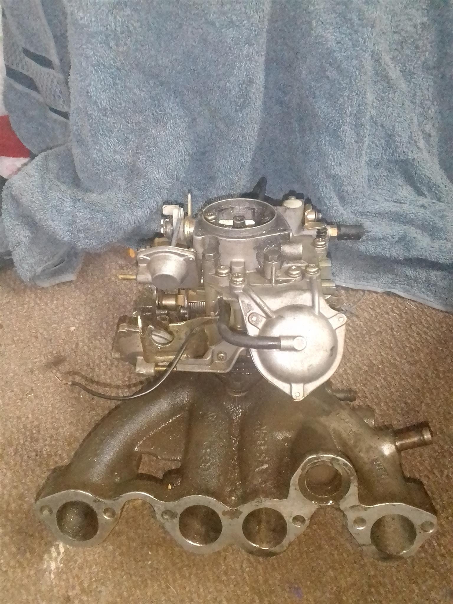 Volkswagen carburator and intake manifold for sale - Private Seller