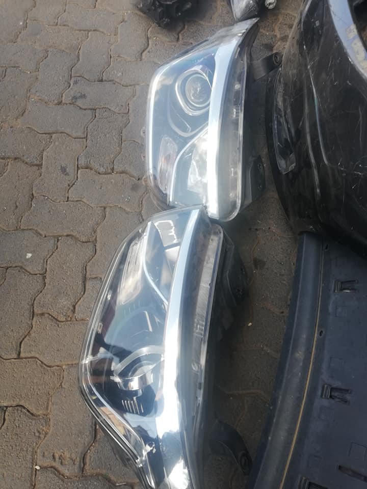 Hyundai H1 headlights - Private Seller Hyundai H1 headlights - Private Seller