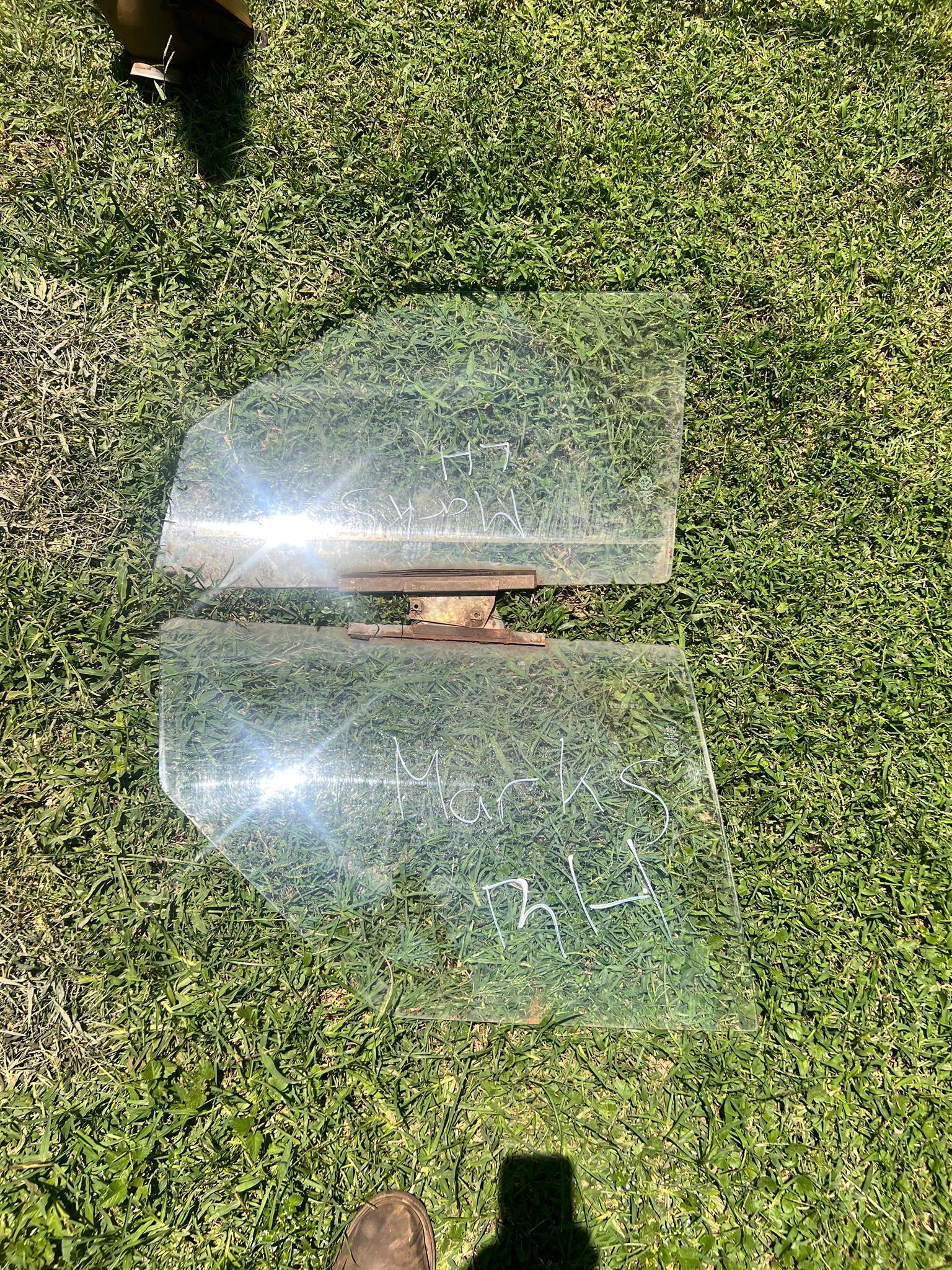 Ford Mk5 left and right door glass both - Private Seller Ford Mk5 left and right door glass both - Private Seller