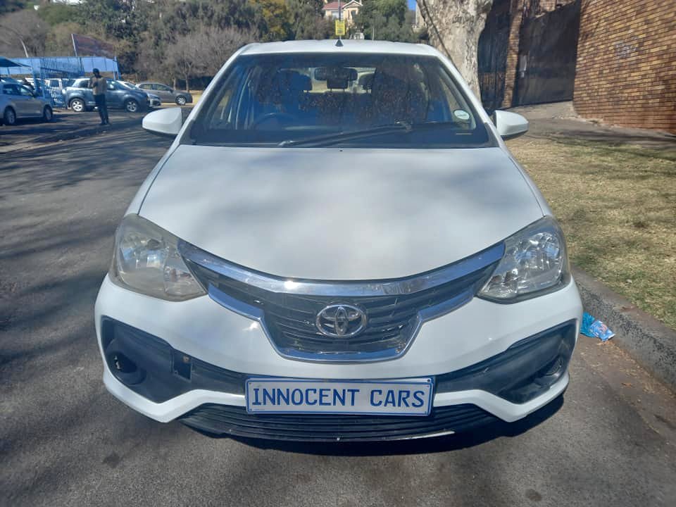 USED 2019 TOYOTA ETIOS SEDAN 1.5 ENGINE PETROL, MANUAL, WHITE COLOR, MILEAGE 98000KMS USED 2019 TOYOTA ETIOS SEDAN 1.5 ENGINE PETROL, MANUAL, WHITE COLOR, MILEAGE 98000KMS