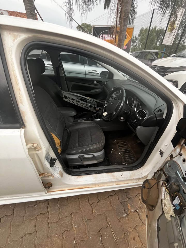 2010 FORD FOCUS SEDAN 2.0 FOR SPARES - Private Seller 2010 FORD FOCUS SEDAN 2.0 FOR SPARES - Private Seller