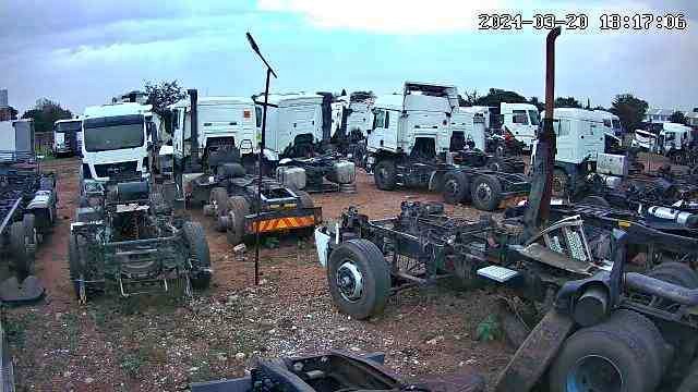Truck diffs,steer axles&gearboxes available