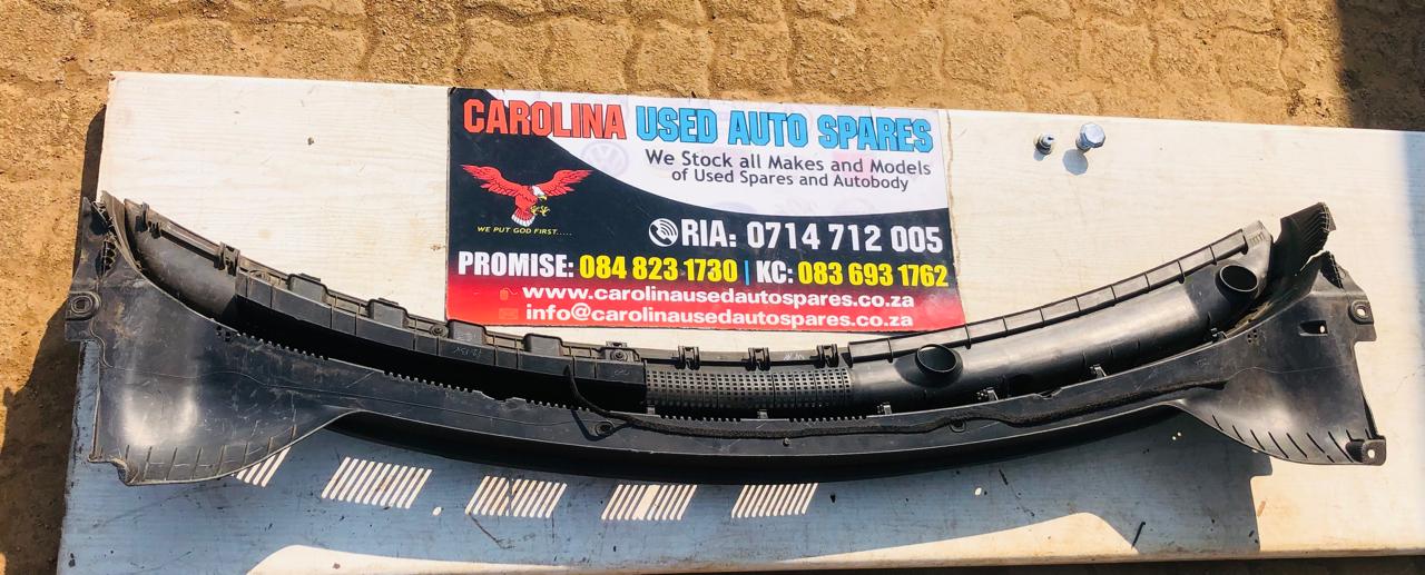 Hyundai Grand i20 wiper cowling (2014-2018) - Private Seller