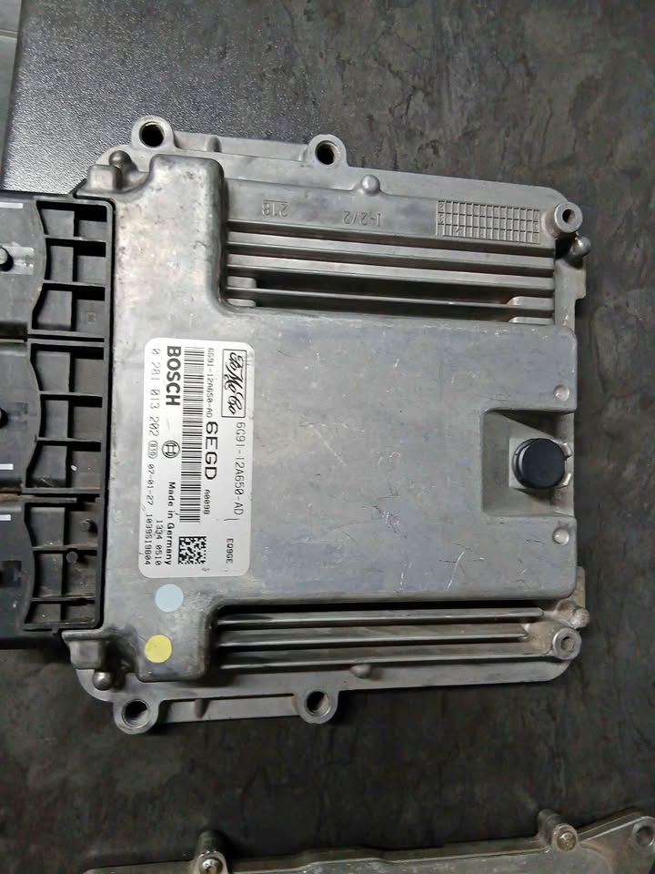 Land Rover Freelander TD4 2.2 Computer box Ecu Available! - Private Seller Land Rover Freelander TD4 2.2 Computer box Ecu Available! - Private Seller