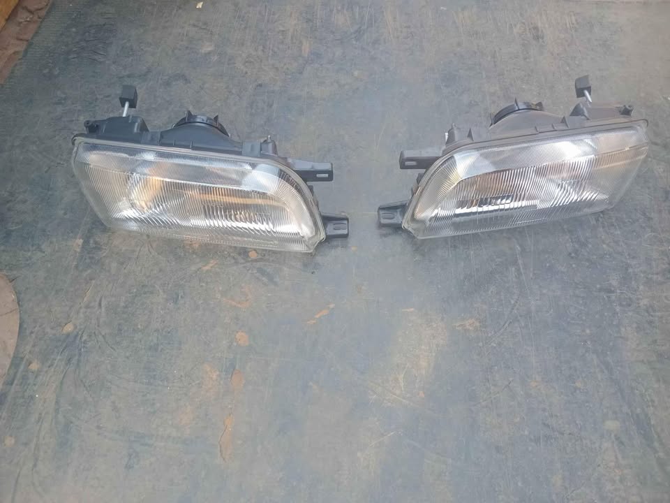 1991 to 1995 Nissan sentra mk3 headlight for sale - Private Seller 1991 to 1995 Nissan sentra mk3 headlight for sale - Private Seller