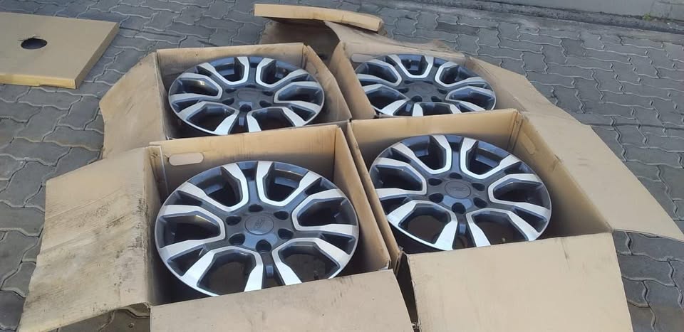 18" Ford Ranger Wildtrack Mags & Ford Fortuner - Private Seller 18" Ford Ranger Wildtrack Mags & Ford Fortuner - Private Seller