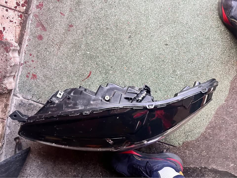 Ford fussion mustang design left side headlight - Private Seller Ford fussion mustang design left side headlight - Private Seller