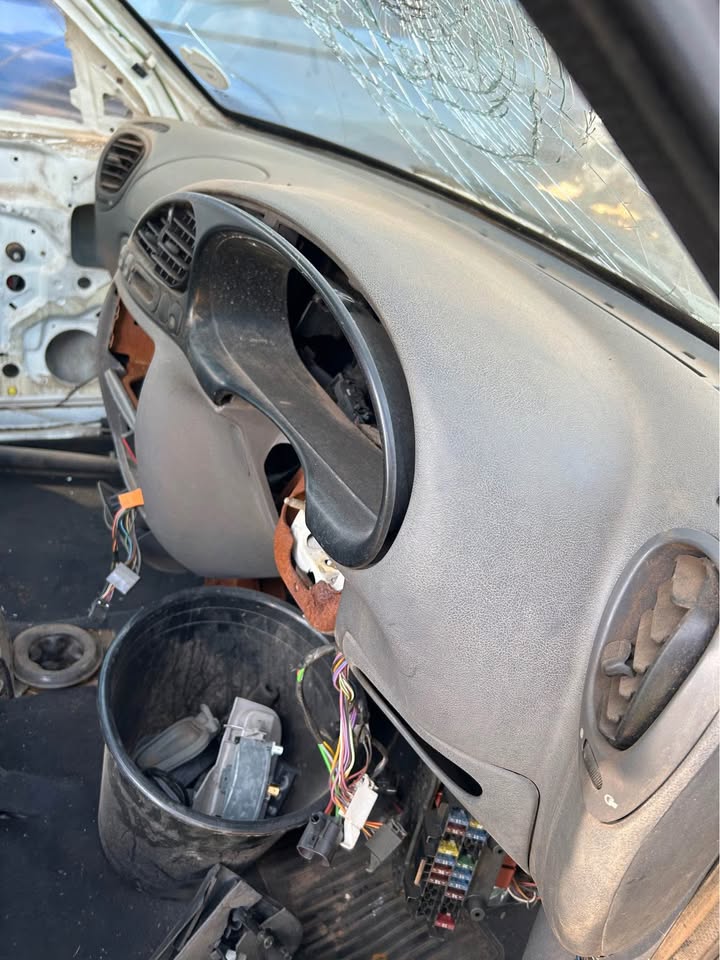 Ford Fiesta Flair Dashboard For Sale - Private Seller