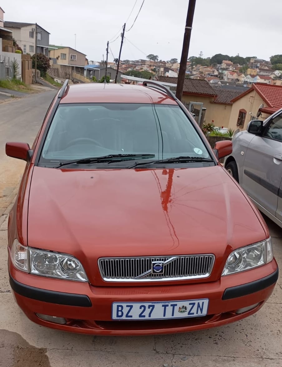 Used 2001 Volvo V40 T4 Excel auto - Private Seller Used 2001 Volvo V40 T4 Excel auto - Private Seller