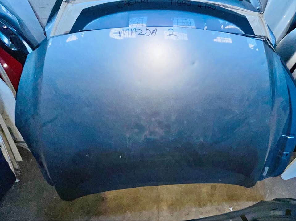 Mazda 2 bonnet - Private Seller Mazda 2 bonnet - Private Seller