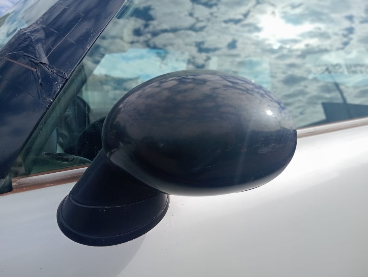 2012 Mini Cooper R56 Left Front Mirror for sale - Private Seller 2012 Mini Cooper R56 Left Front Mirror for sale - Private Seller