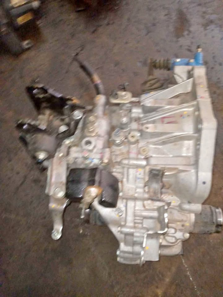 Toyota Yaris 1.2 new shape maunal gear box - Private Seller Toyota Yaris 1.2 new shape maunal gear box - Private Seller