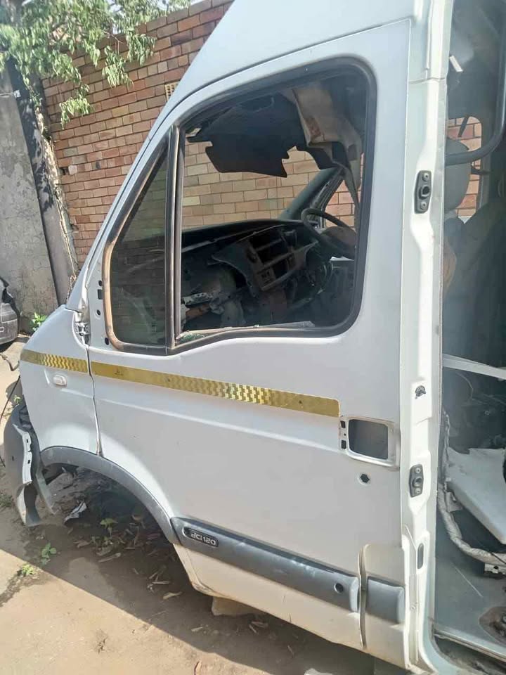 Nissan interstar dci120 left front door - Private Seller Nissan interstar dci120 left front door - Private Seller