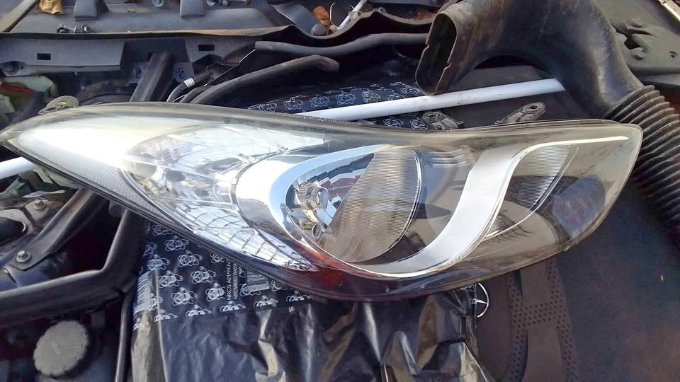 Hyundai Elantra headlights - Private Seller Hyundai Elantra headlights - Private Seller