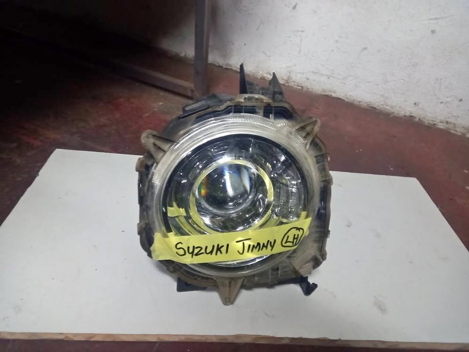 Suzuki Jimny Headlight Left Hand Side - Private Seller Suzuki Jimny Headlight Left Hand Side - Private Seller