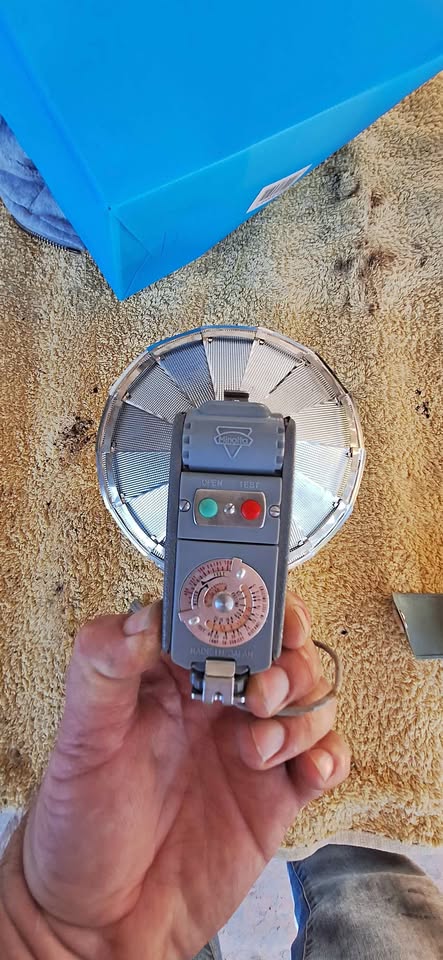 Vintage Minolta Auto Meter II light meter, likely dating back to the 1960s or 1970s.