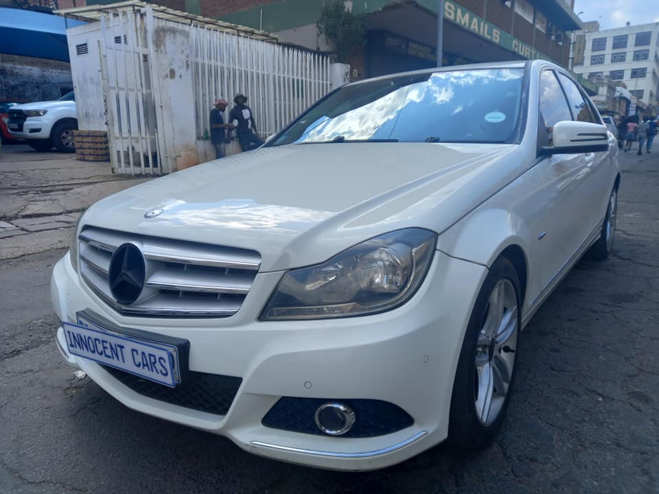 2011 MERCEDES BENZ C200 PETROL, AUTOMATIC TRANSMISSION, WHITE COLOUR