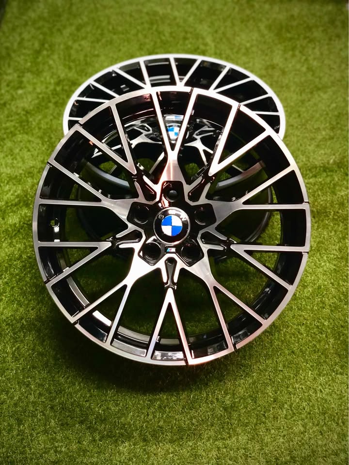 18 inch BMW M2 Comp Reps Rim Set - Private Seller