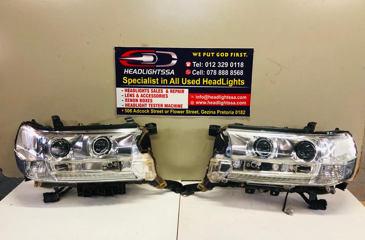 Toyota Land Cruiser LC200 series left and right side LED headlights - Private Seller Toyota Land Cruiser LC200 series left and right side LED headlights - Private Seller