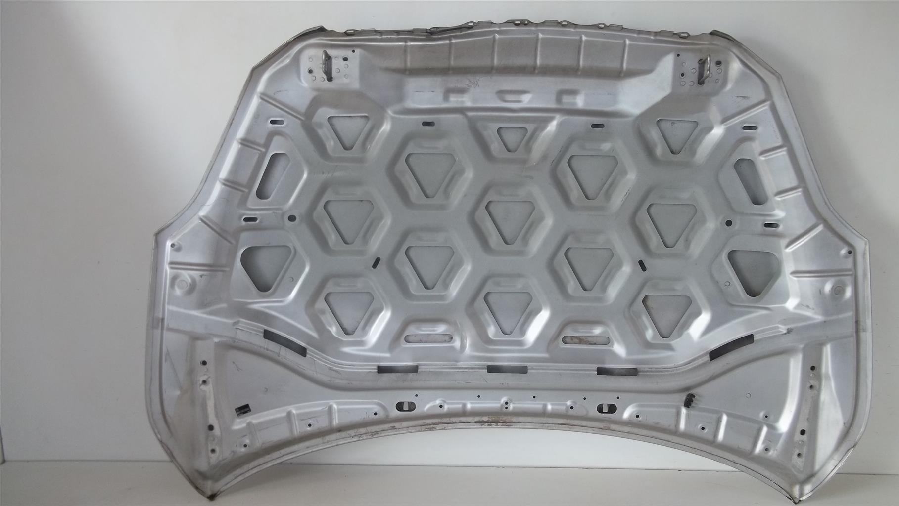 Volvo V40 Bonnet - Private Seller Volvo V40 Bonnet - Private Seller