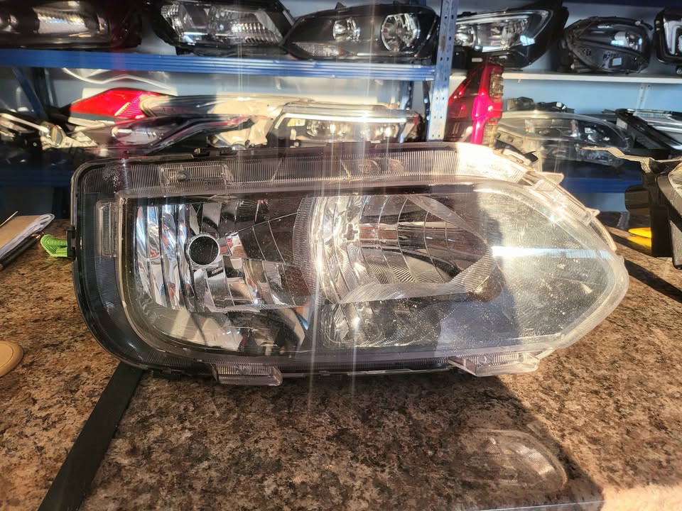 Renault Kwid right headlight for sale. - Private Seller Renault Kwid right headlight for sale. - Private Seller